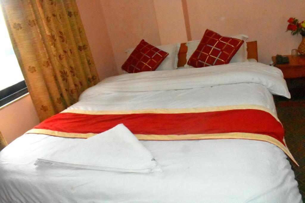 Festoon Hotel Kathmandu Bagian luar foto